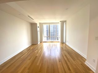 885 6th Ave #18B, New York, NY 10001