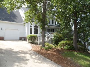 5591 Ashgrove Dr, Fayetteville, NC 28311