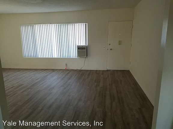 3rd image of 13447 Burbank Blvd APT 07