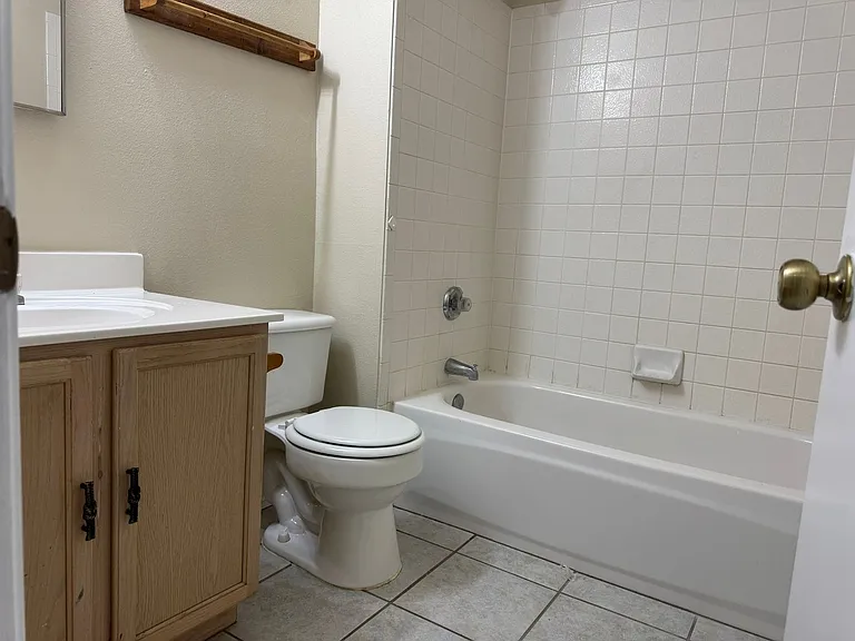 8003 Chestnut Manor Dr — Photo 17