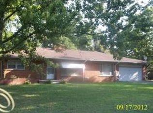 25142 Muerland Rd, Southfield, MI 48033