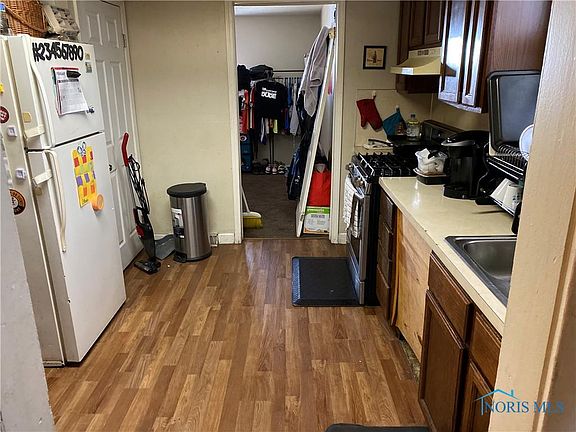 2nd image of 1840 Talbot St