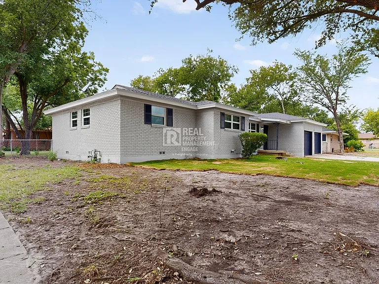 4401 Steven St — Photo 4