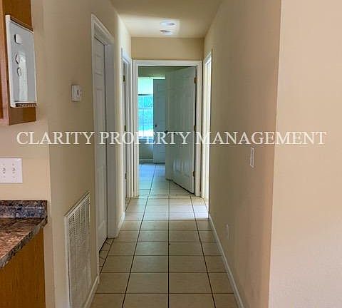 4th image of 551 Linda Dr SE