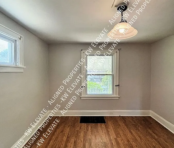 1491 Beardsley St — Photo 7