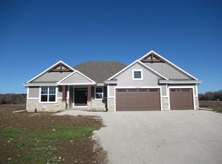 N94W23862 Pebble Brook Way, Sussex, WI 53089