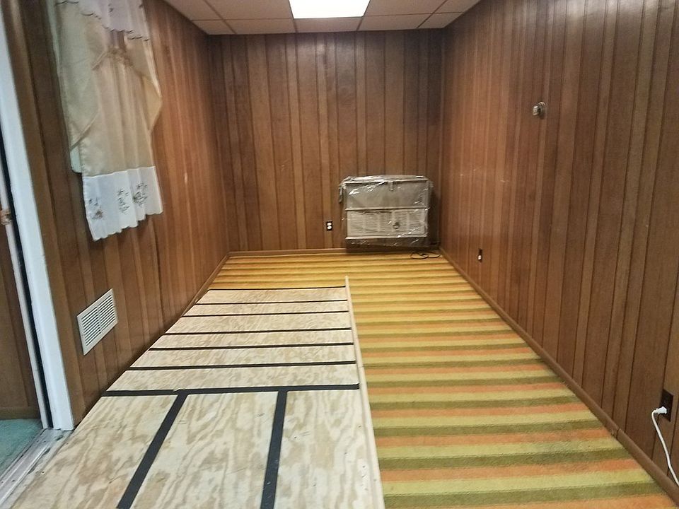 2nd image of 2941 Schell Dr
