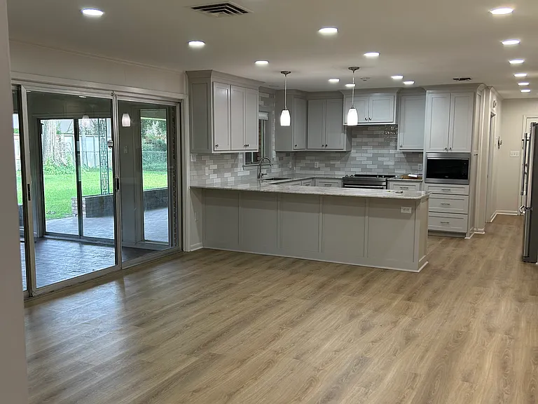 223 Stephanie Ave — Photo 6