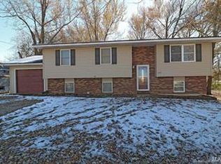421 S School St, Bismarck, MO 63624