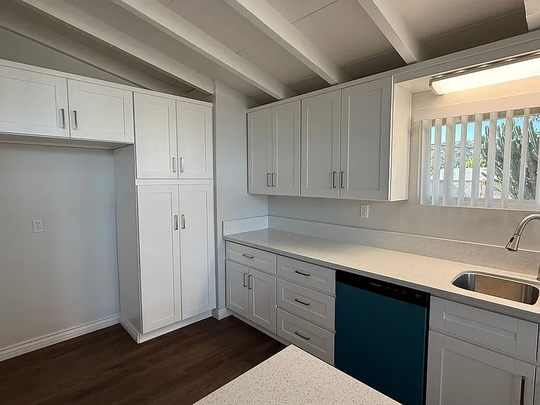 1002 E Walnut Ave — Photo 6