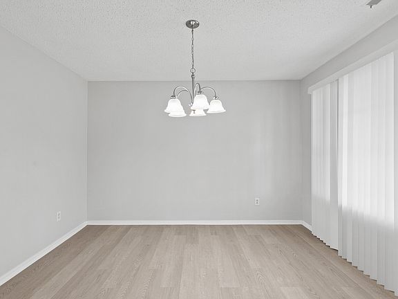 4th image of 4932 Whitewood Ln