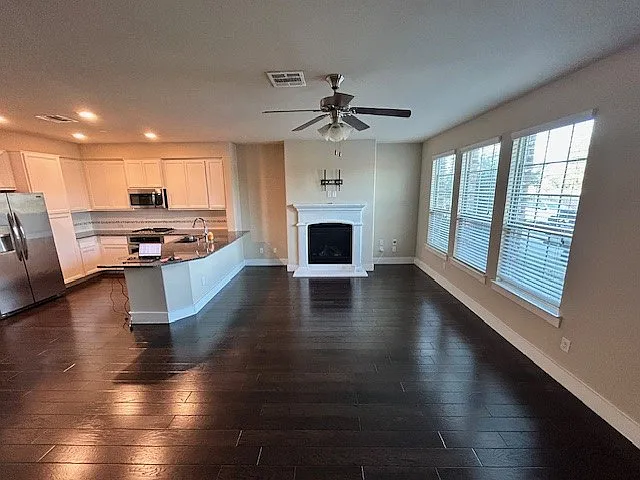 2424 Eureka Way — Photo 2