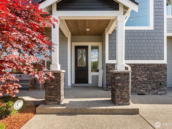 4th image of 3028 64th Street E