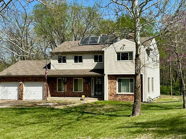 230 NW 58th St, Topeka, KS 66617