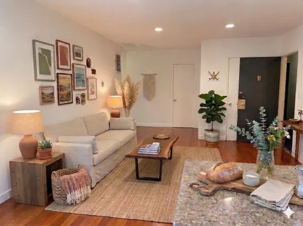 1533 Hi Point St #206, Los Angeles, CA 90035