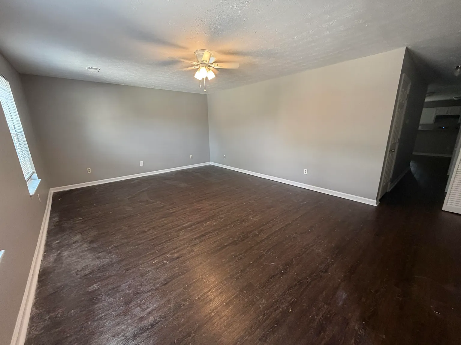 2 bed, 1.5 bath, 1250 sqft, $1,100 — Photo 2
