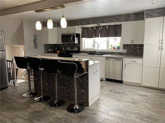 5th image of 31 Walcott St