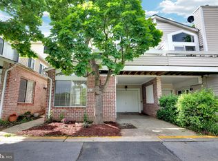 9838 Islandside Dr, Gaithersburg, MD 20886