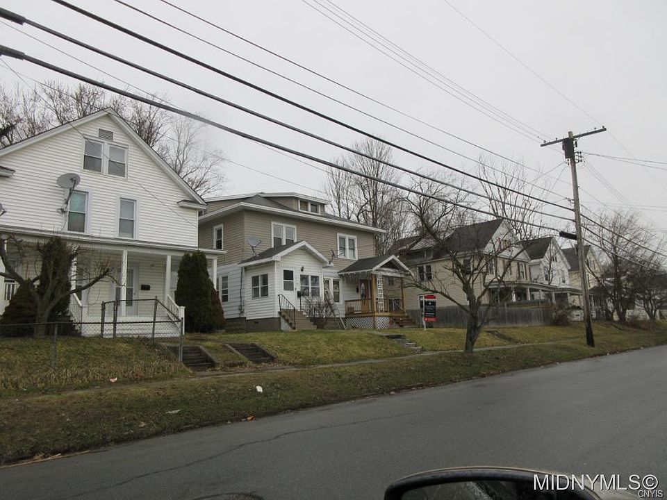2nd image of 912 W Dominick St