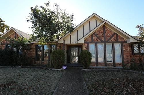 1st image of 402 Pebblecreek Dr