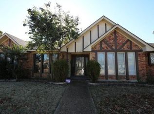 402 Pebblecreek Dr, Garland, TX 75040