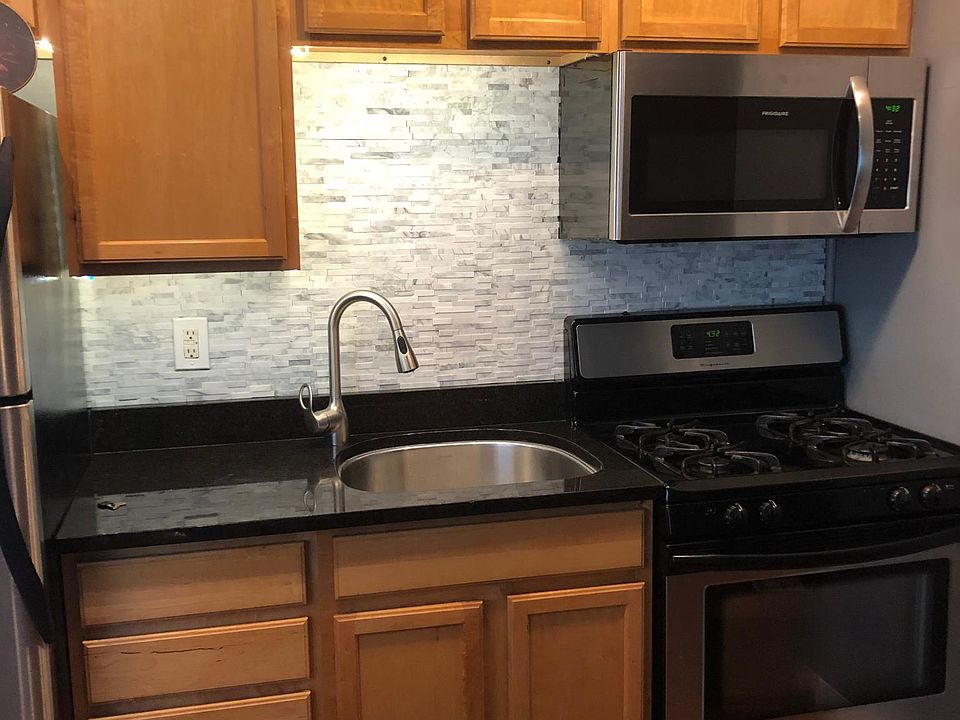 1st image of 2639 Colfax Ave S APT 204