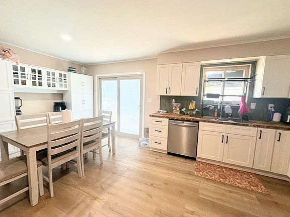 5th image of 203 Division St