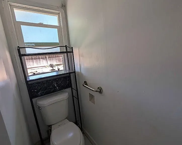 235 W Alameda St #MAIN — Photo 9
