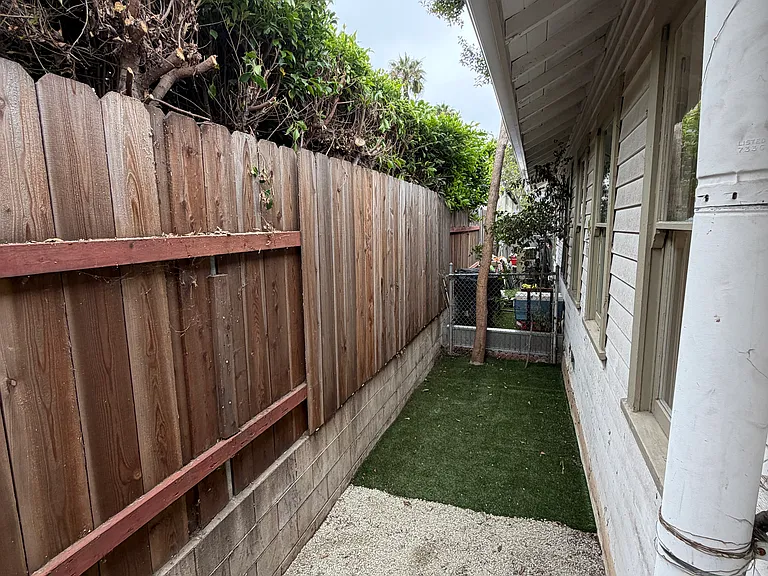 310 Ladera St #B — Photo 7