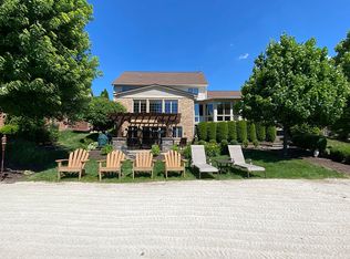 6471 Shoreline Dr, Troy, MI 48085