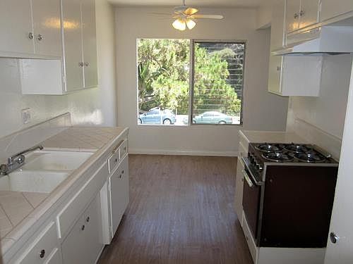 5th image of 3685 Mentone Ave APT 19