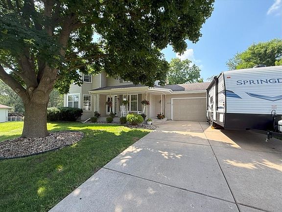 3rd image of 3118 Satinwood Dr