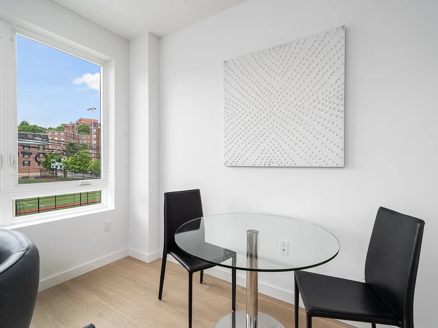 2 bed, 1250 sqft, $4,200 — Photo 4