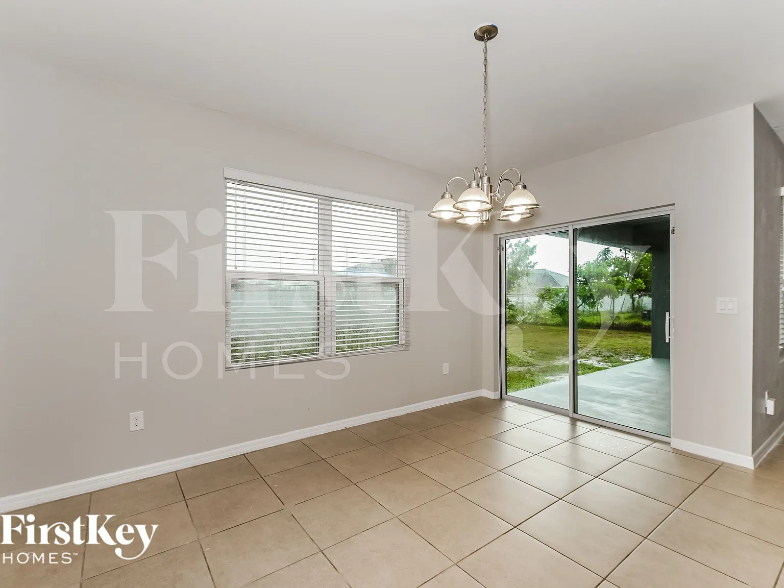 4 bed, 2.0 bath, 2319 sqft, $2,185 — Photo 4