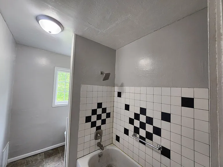 517 N 14th St — Photo 12