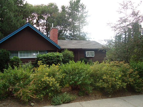 3rd image of 1005 NE Creston Ln