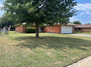 435 Crooked Oak Dr, Harrah, OK 73045
