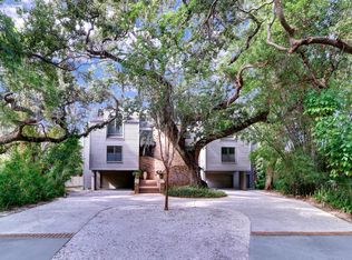2010 Park St N, Saint Petersburg, FL 33710