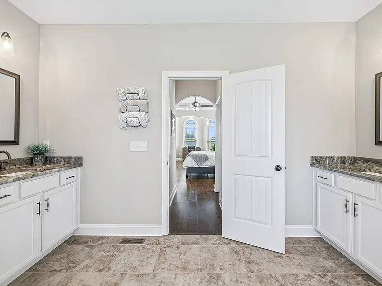 8325 Turnbull Dr — Photo 22