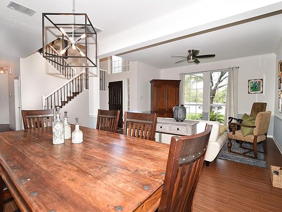 4th image of 1606 Fall Creek Dr