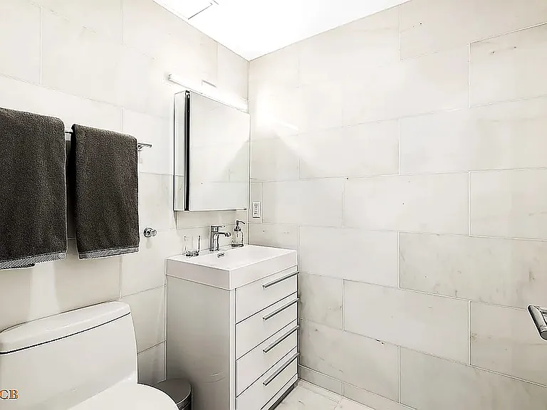 219 S 3rd St #5R — Photo 9