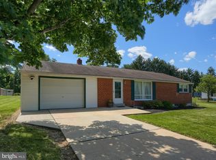 124 Amor Dr, Hershey, PA 17033