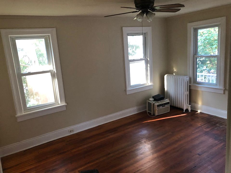 2nd image of 190 Carroll St