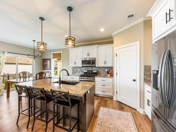 20850 W 190th Pl, Spring Hill, KS 66083