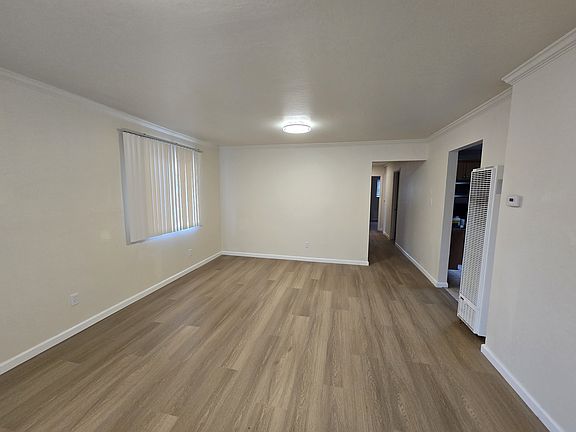 3rd image of 5334 Creely Ave