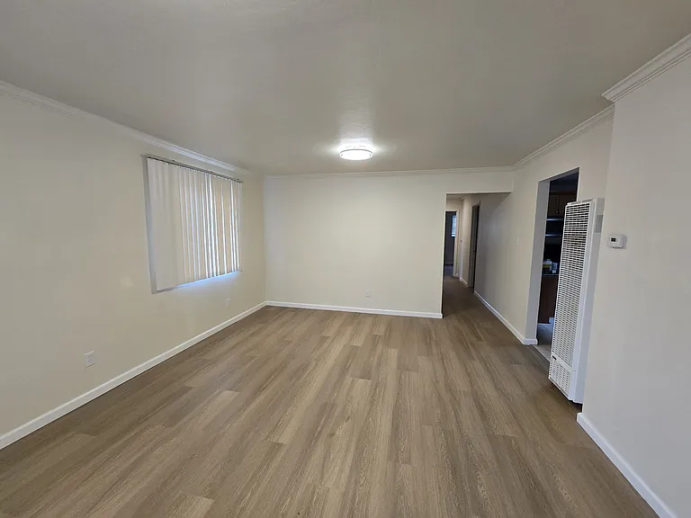 5334 Creely Ave — Photo 3