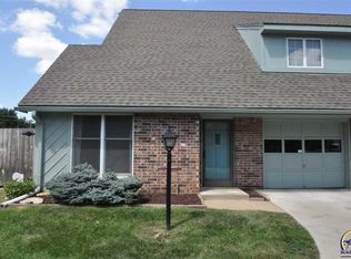 2916 SW Arrowhead Rd, Topeka, KS 66614