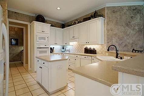 4th image of 803 Shorecrest Dr