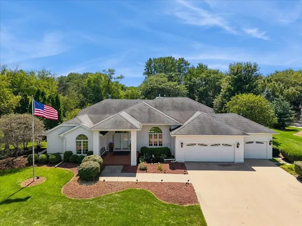 4304 Timberwood Dr, West Des Moines, IA 50265