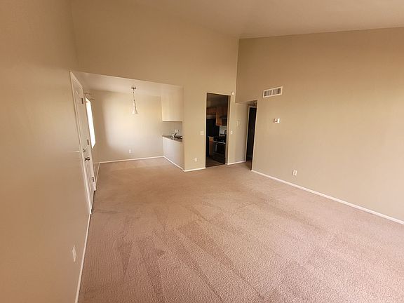 4th image of 840 S Langley Ave Unit 202